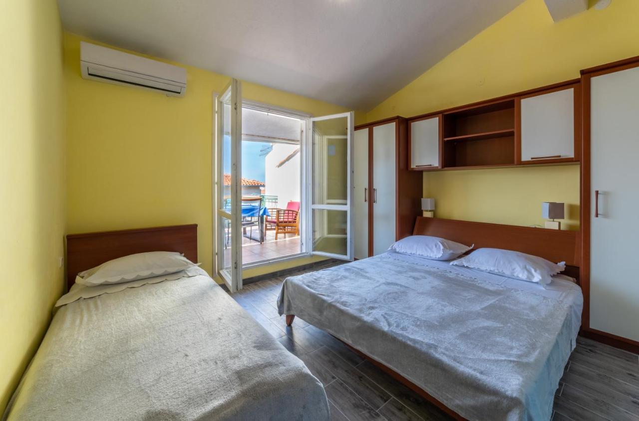 Apartments Ribarevic Makarska Exterior foto
